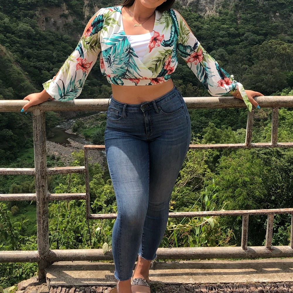 Crop top shirt